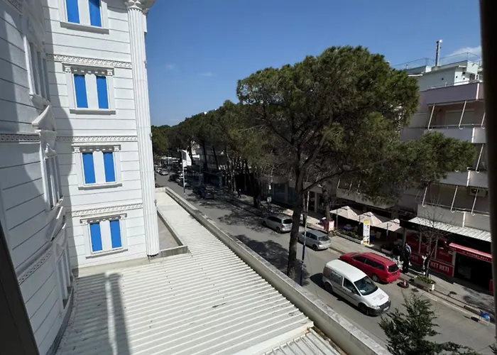 Kledi * Golem (Tirana)